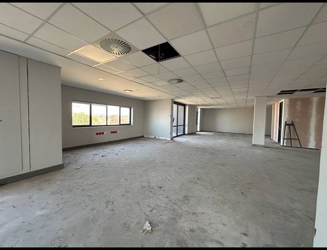 278M² OFFICE TO LET IN IRENE